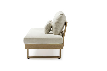Outdoor sofa with weather-resistant cushions | 户外沙发,配有耐候座垫 | 户外梳化,配有耐候座墊