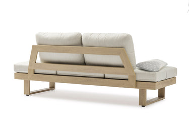 Outdoor sofa with weather-resistant cushions | 户外沙发,配有耐候座垫 |户外梳化,配有耐候座墊