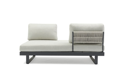 Outdoor sofa with weather-resistant cushions | 户外沙发,配有耐候座垫 | 户外梳化,配有耐候座墊