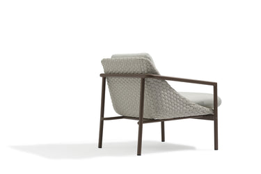 Outdoor sofa with weather-resistant cushions | 户外沙发,配有耐候座垫 | 户外梳化,配有耐候座墊