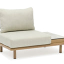 Outdoor sofa set with weather-resistant cushions | 户外沙发套装,配有耐候座垫 | 户外梳化套裝,配有耐候座墊