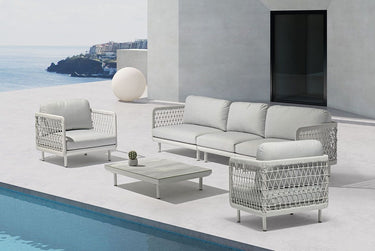 Outdoor sofa set with weather-resistant cushions | 户外沙发套装,配有耐候座垫 | 户外梳化套裝,配有耐候座墊