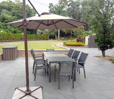 Stylish outdoor sun parasol and umbrella for garden or patio, UV-resistant | 時尚戶外太陽傘及雨傘,適合花園或露台,防紫外線 | 时尚户外太阳伞及雨伞,适合花园或露台,防紫外线