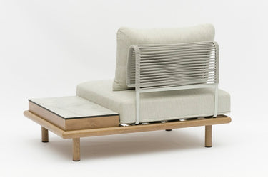 Outdoor sofa set with weather-resistant cushions | 户外沙发套装,配有耐候座垫 | 户外梳化套裝,配有耐候座墊