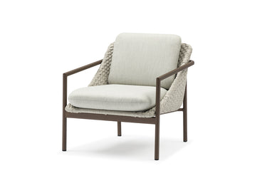 Outdoor sofa with weather-resistant cushions | 户外沙发,配有耐候座垫 | 户外梳化,配有耐候座墊
