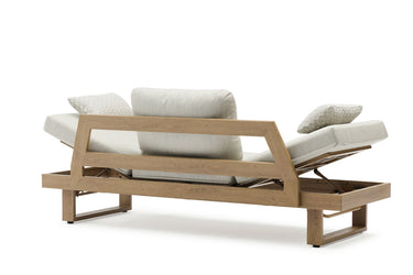 Outdoor sofa with weather-resistant cushions | 户外沙发,配有耐候座垫 | 户外梳化,配有耐候座墊