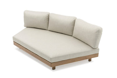 Outdoor sofa set with weather-resistant cushions | 户外沙发套装,配有耐候座垫 | 户外梳化套裝,配有耐候座墊