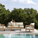 Outdoor sofa set with weather-resistant cushions | 户外沙发套装,配有耐候座垫 | 户外梳化套裝,配有耐候座墊