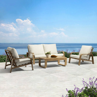 Outdoor sofa set with weather-resistant cushions | 户外沙发套装,配有耐候座垫 | 户外梳化套裝,配有耐候座墊