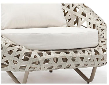 Outdoor sofa set with weather-resistant cushions | 户外沙发套装,配有耐候座垫 | 户外梳化套裝,配有耐候座墊