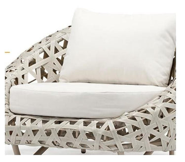 Outdoor sofa set with weather-resistant cushions | 户外沙发套装,配有耐候座垫 | 户外梳化套裝,配有耐候座墊