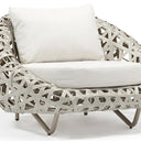 Outdoor sofa set with weather-resistant cushions | 户外沙发套装,配有耐候座垫 | 户外梳化套裝,配有耐候座墊