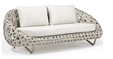 Outdoor sofa set with weather-resistant cushions | 户外沙发套装,配有耐候座垫 | 户外梳化套裝,配有耐候座墊