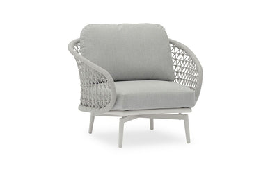 Outdoor sofa set with weather-resistant cushions | 户外沙发套装,配有耐候座垫 | 户外梳化套裝,配有耐候座墊