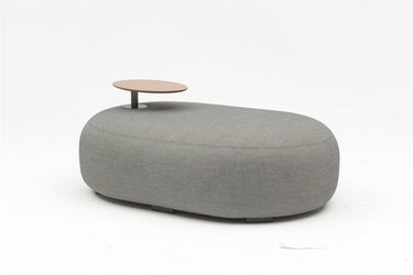 Outdoor sofa set with weather-resistant cushions | 户外沙发套装,配有耐候座垫 | 户外梳化套裝,配有耐候座墊