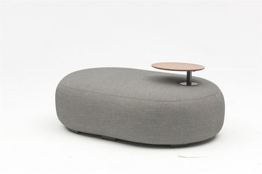 Outdoor sofa set with weather-resistant cushions | 户外沙发套装,配有耐候座垫 | 户外梳化套裝,配有耐候座墊