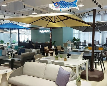 Stylish outdoor sun parasol and umbrella for garden or patio, UV-resistant | 時尚戶外太陽傘及雨傘,適合花園或露台,防紫外線 | 时尚户外太阳伞及雨伞,适合花园或露台,防紫外线