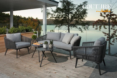 Outdoor sofa set with weather-resistant cushions | 户外沙发套装,配有耐候座垫 | 户外梳化套裝,配有耐候座墊