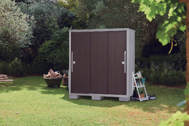 Yodoko outdoor cabinet with smooth sliding doors for easy access / Yodoko戶外收納櫃,滑動門設計方便取物
