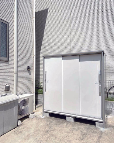 Yodoko outdoor cabinet with secure lock system for safety / Yodoko戶外收納櫃,設有安全鎖設計