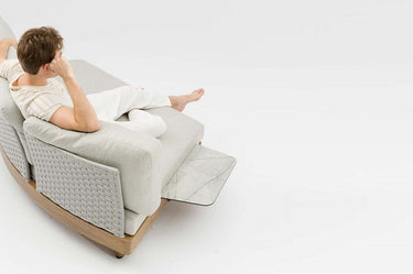 Outdoor sofa set with weather-resistant cushions | 户外沙发套装,配有耐候座垫 | 户外梳化套裝,配有耐候座墊