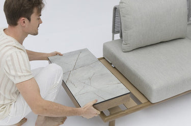 Outdoor sofa set with weather-resistant cushions | 户外沙发套装,配有耐候座垫 | 户外梳化套裝,配有耐候座墊