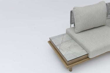 Outdoor sofa set with weather-resistant cushions | 户外沙发套装,配有耐候座垫 | 户外梳化套裝,配有耐候座墊