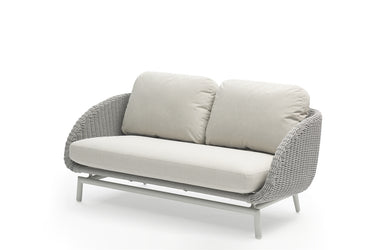Outdoor sofa set with weather-resistant cushions | 户外沙发套装,配有耐候座垫 | 户外梳化套裝,配有耐候座墊