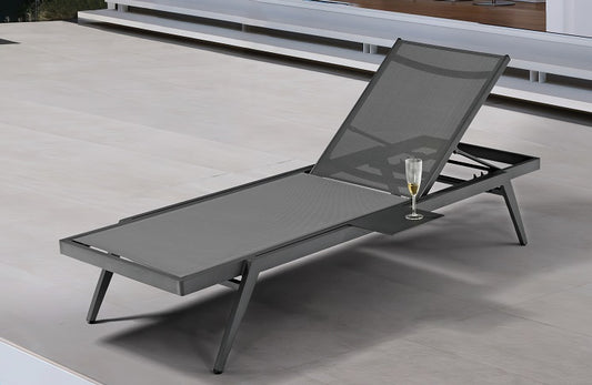 Couture Jardin | Diva | Outdoor Chaise Lounge with Side Tray
