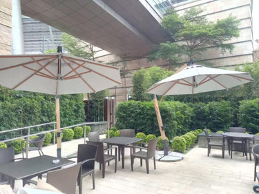 Stylish outdoor sun parasol and umbrella for garden or patio, UV-resistant | 時尚戶外太陽傘及雨傘,適合花園或露台,防紫外線 | 时尚户外太阳伞及雨伞,适合花园或露台,防紫外线