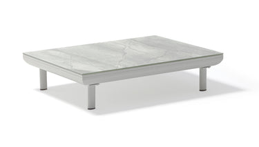 Outdoor sofa set with weather-resistant cushions | 户外沙发套装,配有耐候座垫 | 户外梳化套裝,配有耐候座墊