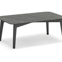 Outdoor sofa set with weather-resistant cushions | 户外沙发套装,配有耐候座垫 | 户外梳化套裝,配有耐候座墊
