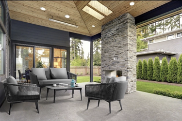 Outdoor sofa set with weather-resistant cushions | 户外沙发套装,配有耐候座垫 | 户外梳化套裝,配有耐候座墊