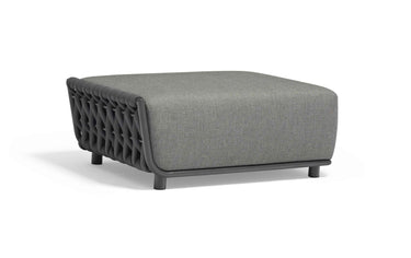 Outdoor sofa set with weather-resistant cushions | 户外沙发套装,配有耐候座垫 | 户外梳化套裝,配有耐候座墊