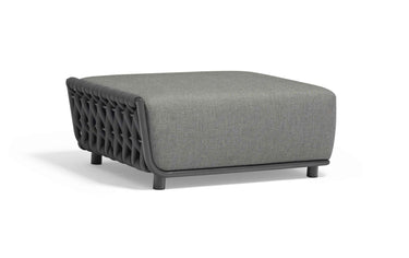 Outdoor sofa set with weather-resistant cushions | 户外沙发套装,配有耐候座垫 | 户外梳化套裝,配有耐候座墊