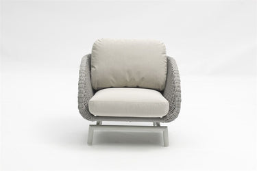 Outdoor sofa set with weather-resistant cushions | 户外沙发套装,配有耐候座垫 | 户外梳化套裝,配有耐候座墊