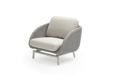 Outdoor sofa set with weather-resistant cushions | 户外沙发套装,配有耐候座垫 | 户外梳化套裝,配有耐候座墊