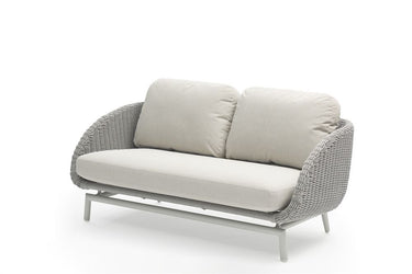 Outdoor sofa set with weather-resistant cushions | 户外沙发套装,配有耐候座垫 | 户外梳化套裝,配有耐候座墊