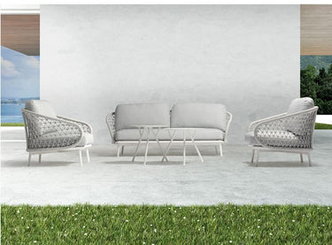 Outdoor sofa set with weather-resistant cushions | 户外沙发套装,配有耐候座垫 | 户外梳化套裝,配有耐候座墊