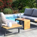 Outdoor sofa set with weather-resistant cushions | 户外沙发套装,配有耐候座垫 | 户外梳化套裝,配有耐候座墊
