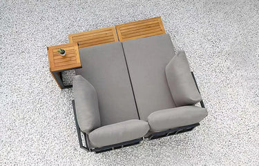 Outdoor sofa set with weather-resistant cushions | 户外沙发套装,配有耐候座垫 | 户外梳化套裝,配有耐候座墊