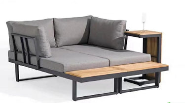 Outdoor sofa set with weather-resistant cushions | 户外沙发套装,配有耐候座垫 | 户外梳化套裝,配有耐候座墊