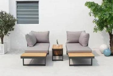 Outdoor sofa set with weather-resistant cushions | 户外沙发套装,配有耐候座垫 | 户外梳化套裝,配有耐候座墊