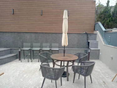 Stylish outdoor sun parasol and umbrella for garden or patio, UV-resistant | 時尚戶外太陽傘及雨傘,適合花園或露台,防紫外線 | 时尚户外太阳伞及雨伞,适合花园或露台,防紫外线