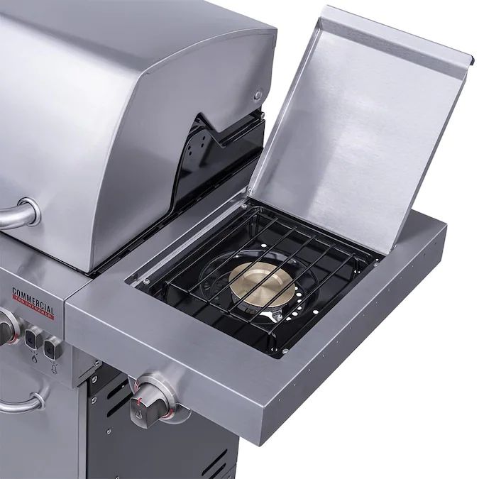 The Char Broil COMMERCIAL SERIES TRU Infrared 4 BURNER GAS GRILL