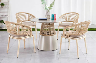 Alfresco | Amos | Outdoor Round Table with Motto Armchair Set