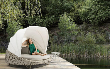 Couture Jardin | Curl | Outdoor day bed with DJ side table