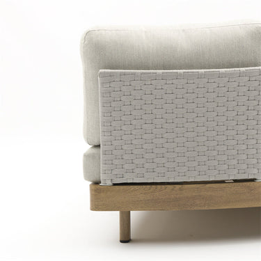 Outdoor sofa set with weather-resistant cushions | 户外沙发套装，配有耐候座垫 | 户外梳化套裝，配有耐候座墊