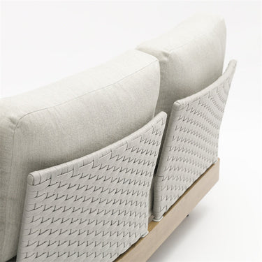 Outdoor sofa set with weather-resistant cushions | 户外沙发套装，配有耐候座垫 | 户外梳化套裝，配有耐候座墊