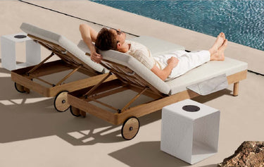Couture Jardin | Lounge | Outdoor Chaise Lounge with Side Table Set
